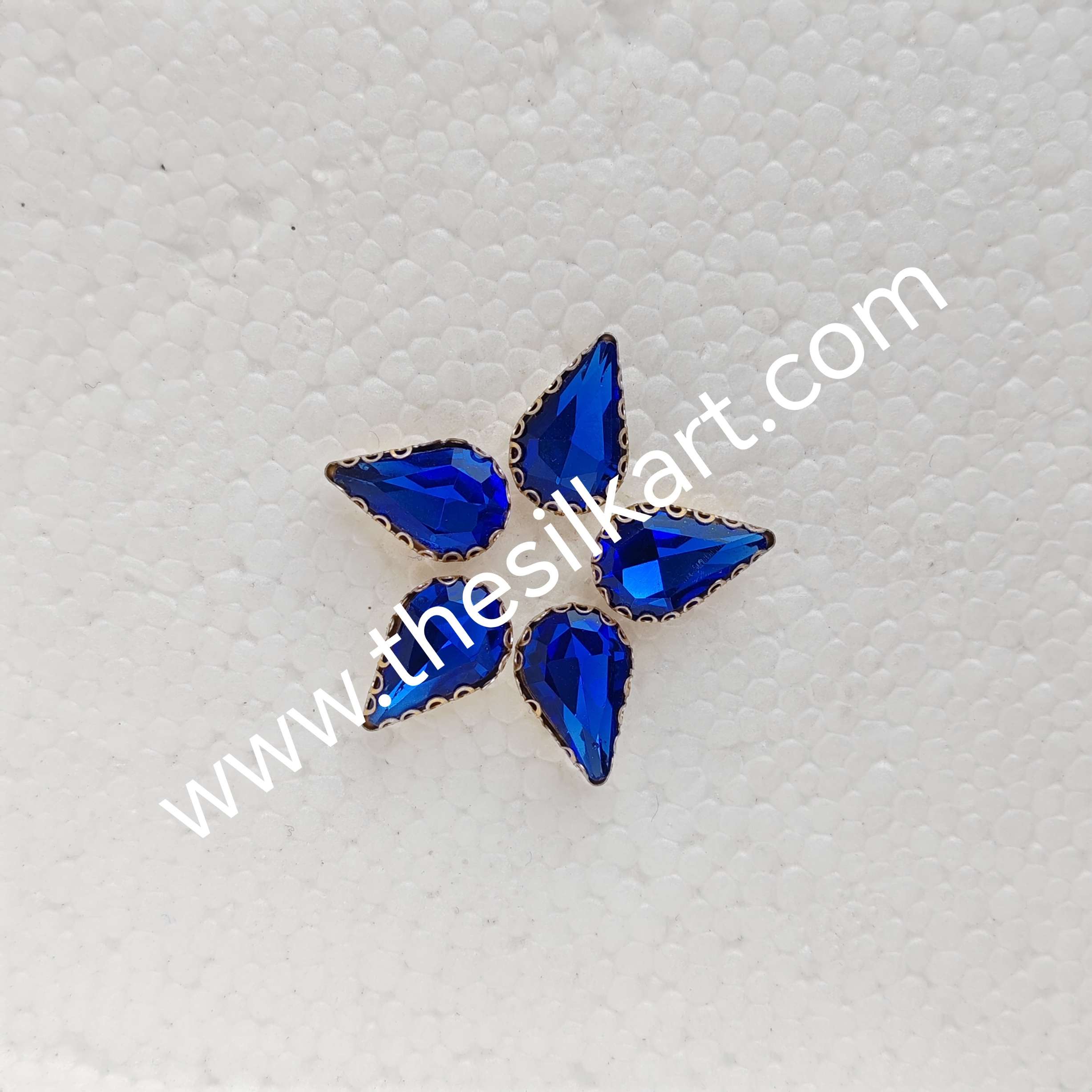 10*8 size drop dark blue colour clipstones