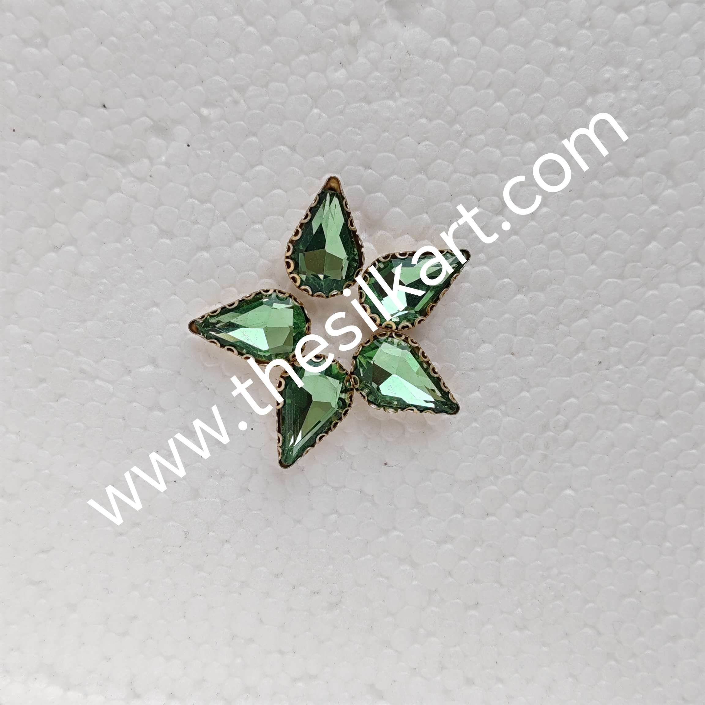10*8 size drop shape light green colour clipstones