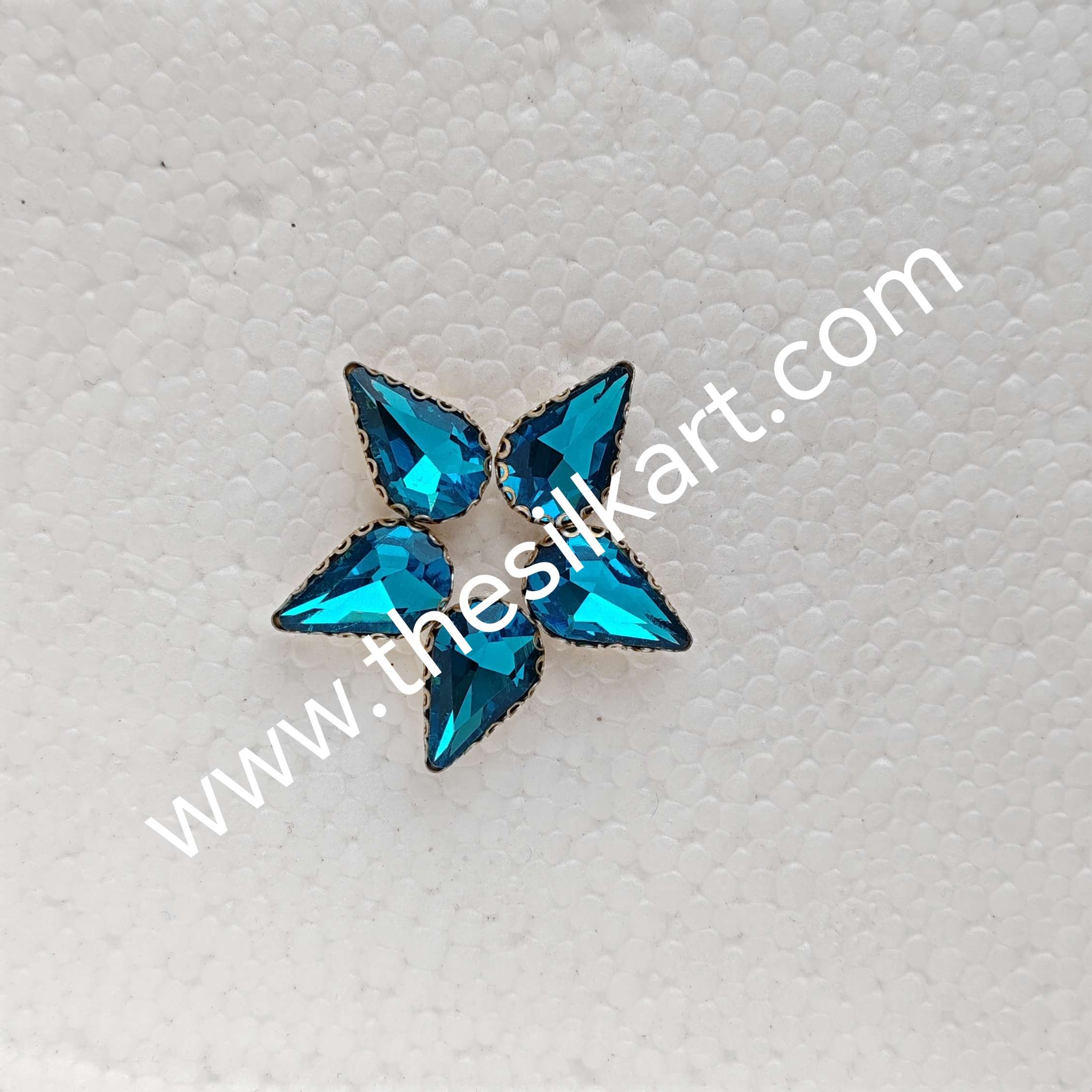 10*8 size drop shape skyblue colour clipstones