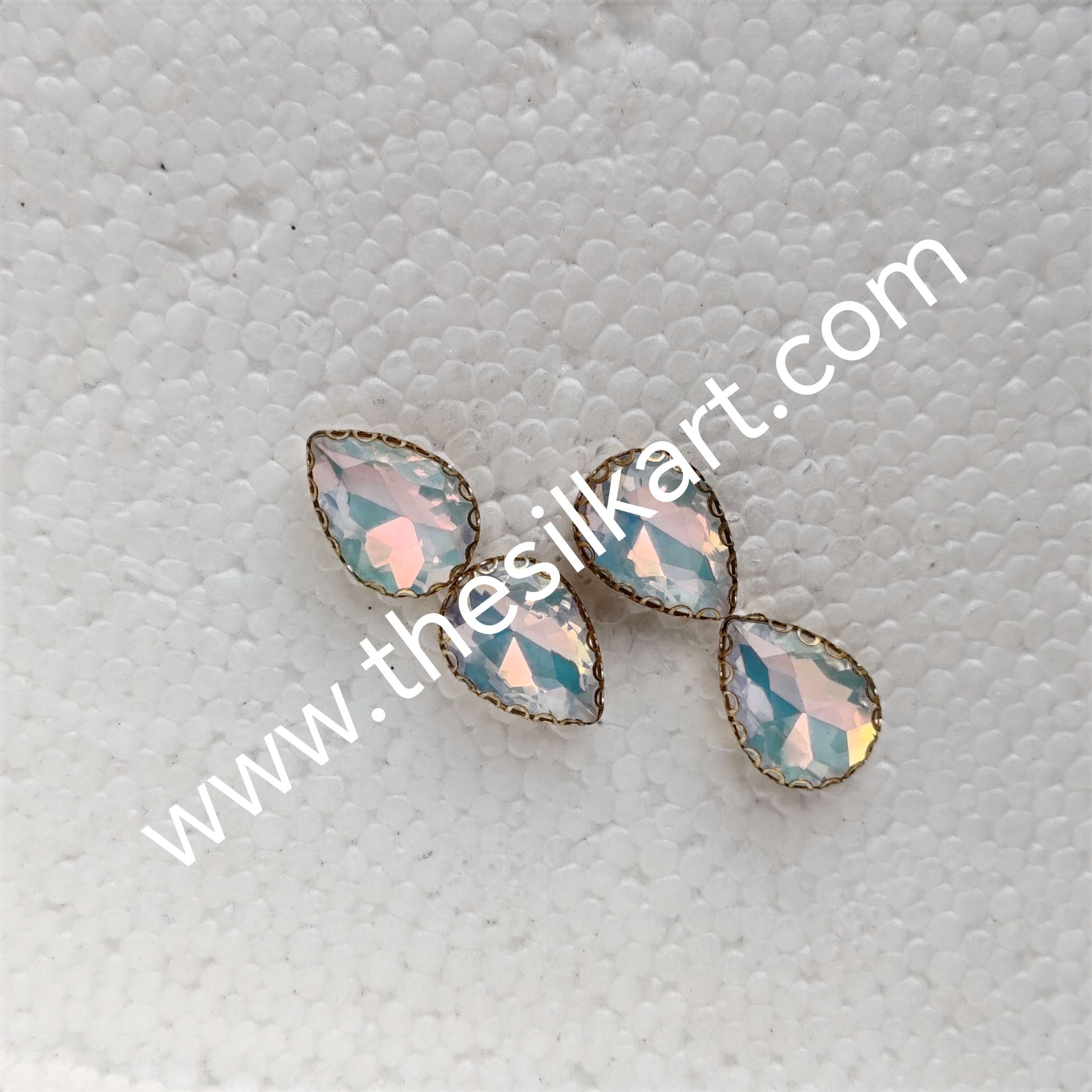 10*14 size drop shape pestral colour-white