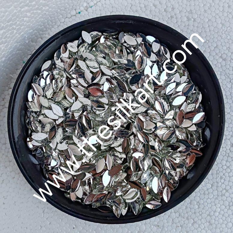 8*4 size eye shape silver colour raindrop kundans