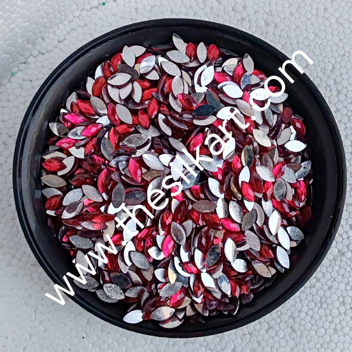 8**4 size eye shape tomato red colour raindrop kundans