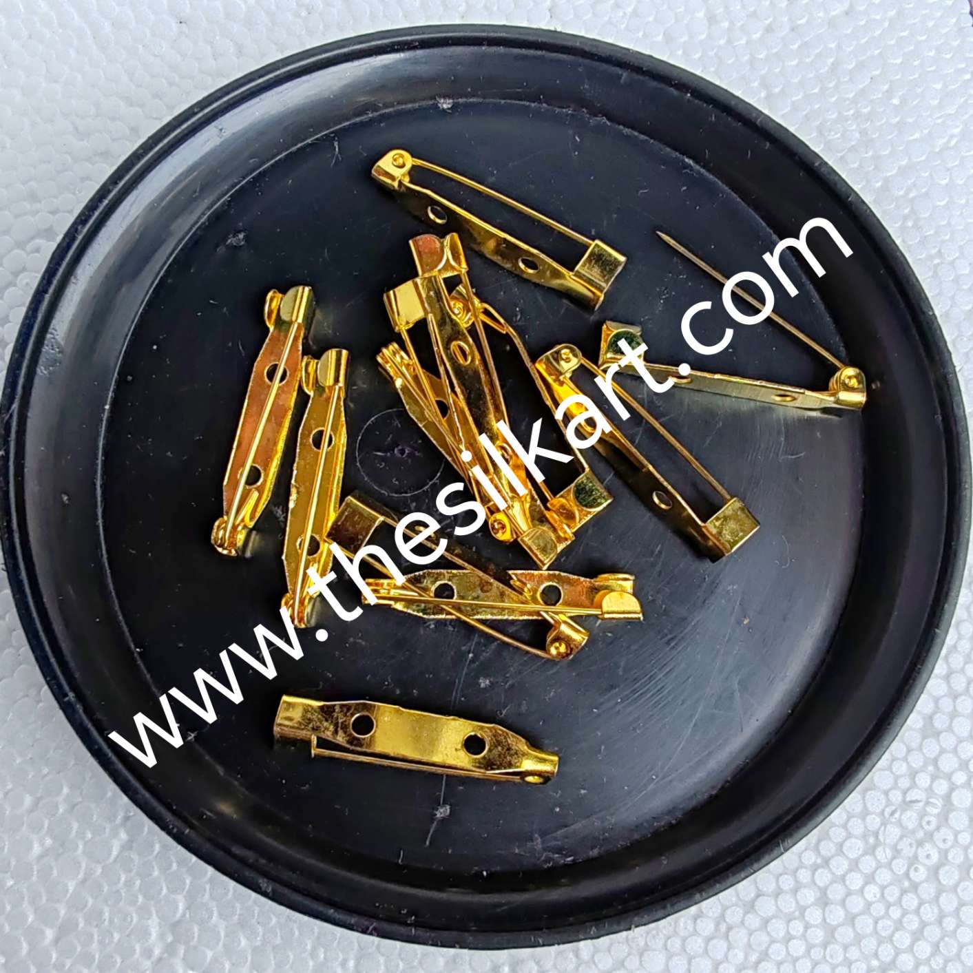 2 hole broch pins