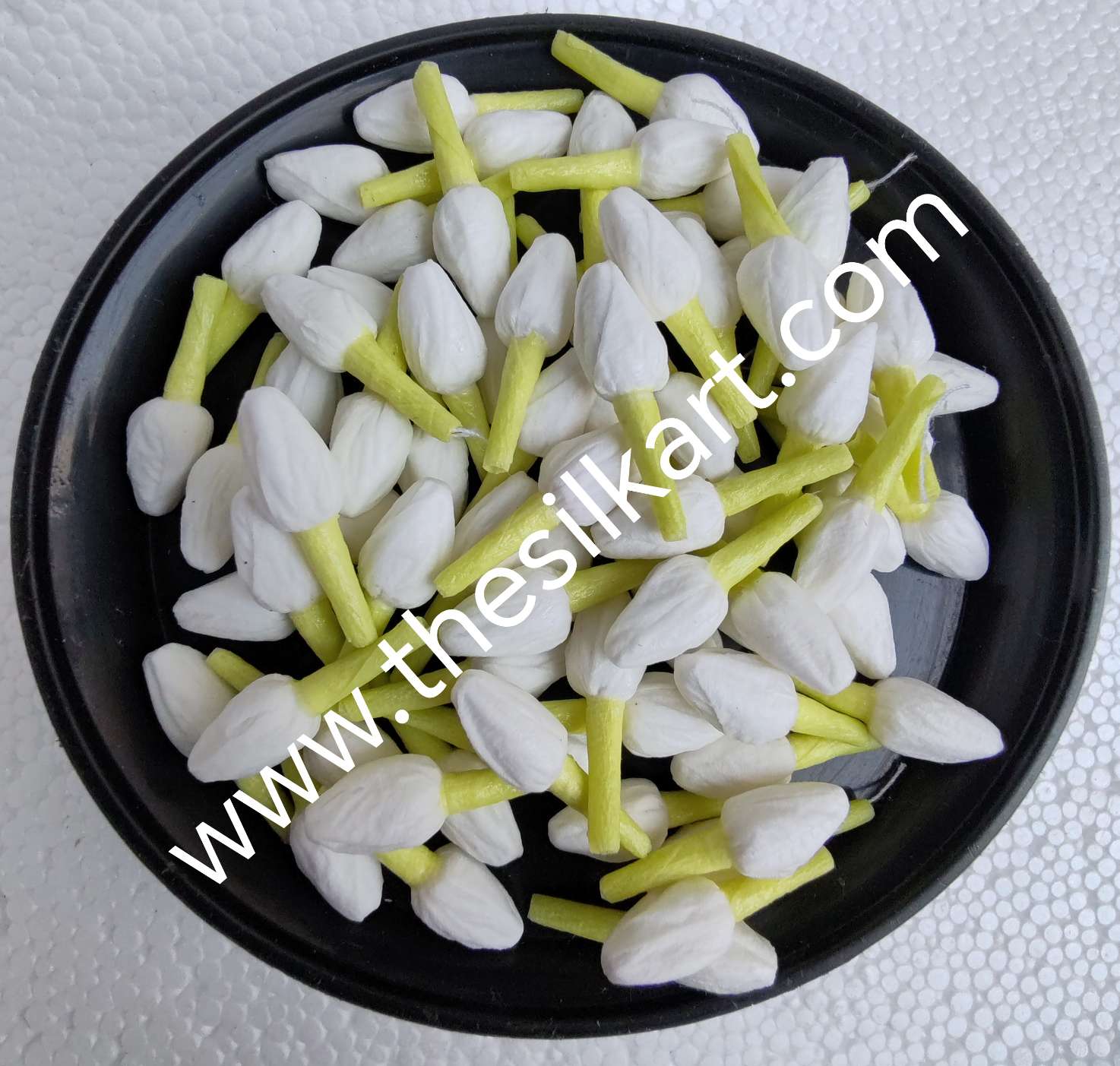 White shape Thin Jasmine buds