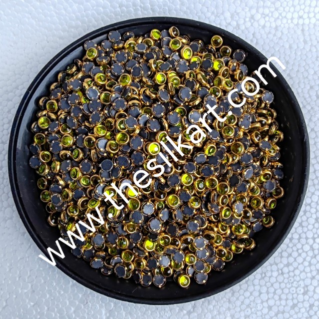 4mm round medhandi green colour glossy kundans